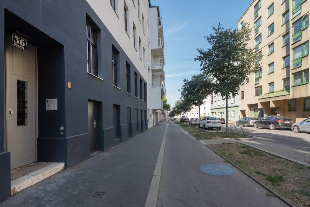 Grosse Terrasse, Klimaanlage Und U-Bahn Naehe Apartment Viena Exterior foto