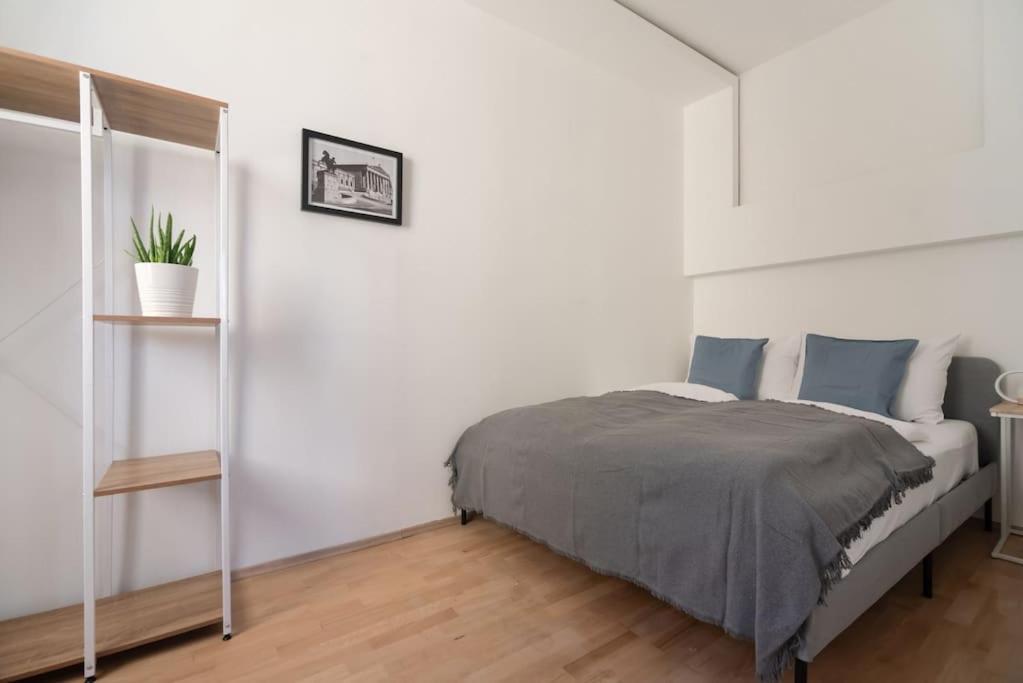 Grosse Terrasse, Klimaanlage Und U-Bahn Naehe Apartment Viena Exterior foto